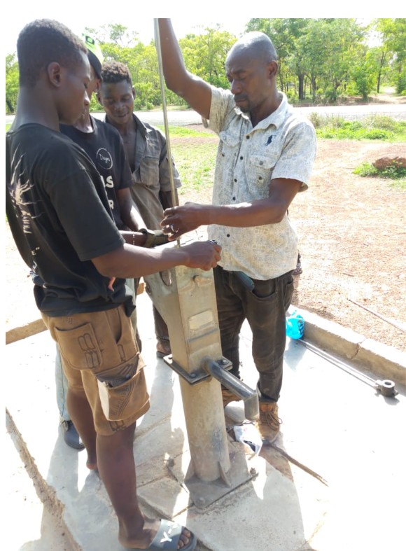 Two boreholes repaired at Kataa by Hon Adamu Sayibu(DCE)